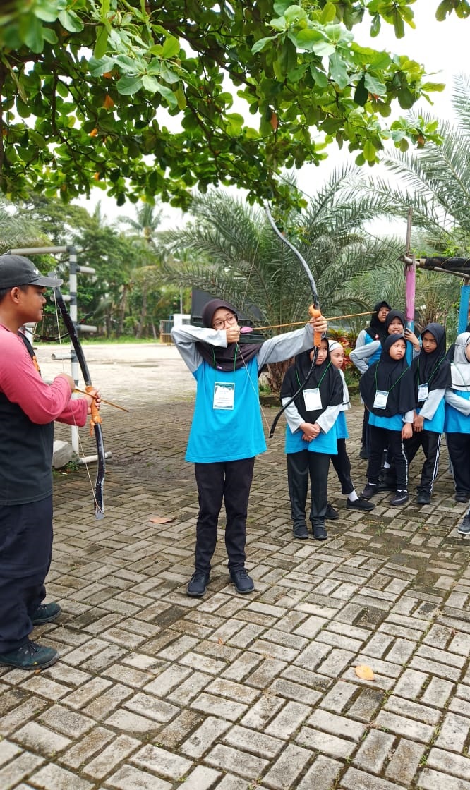 Belajar-memanah-OutboundCamp-2019